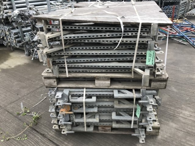 Support Doka Framax 90 + poteau de garde-corps