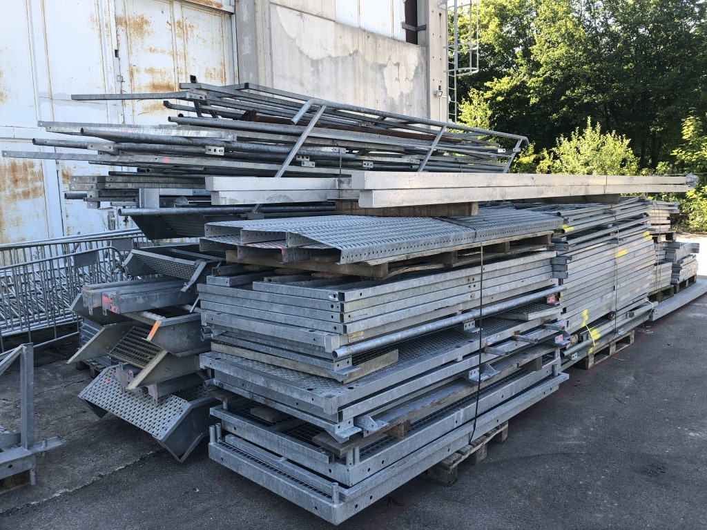 Container stairs - Image 11