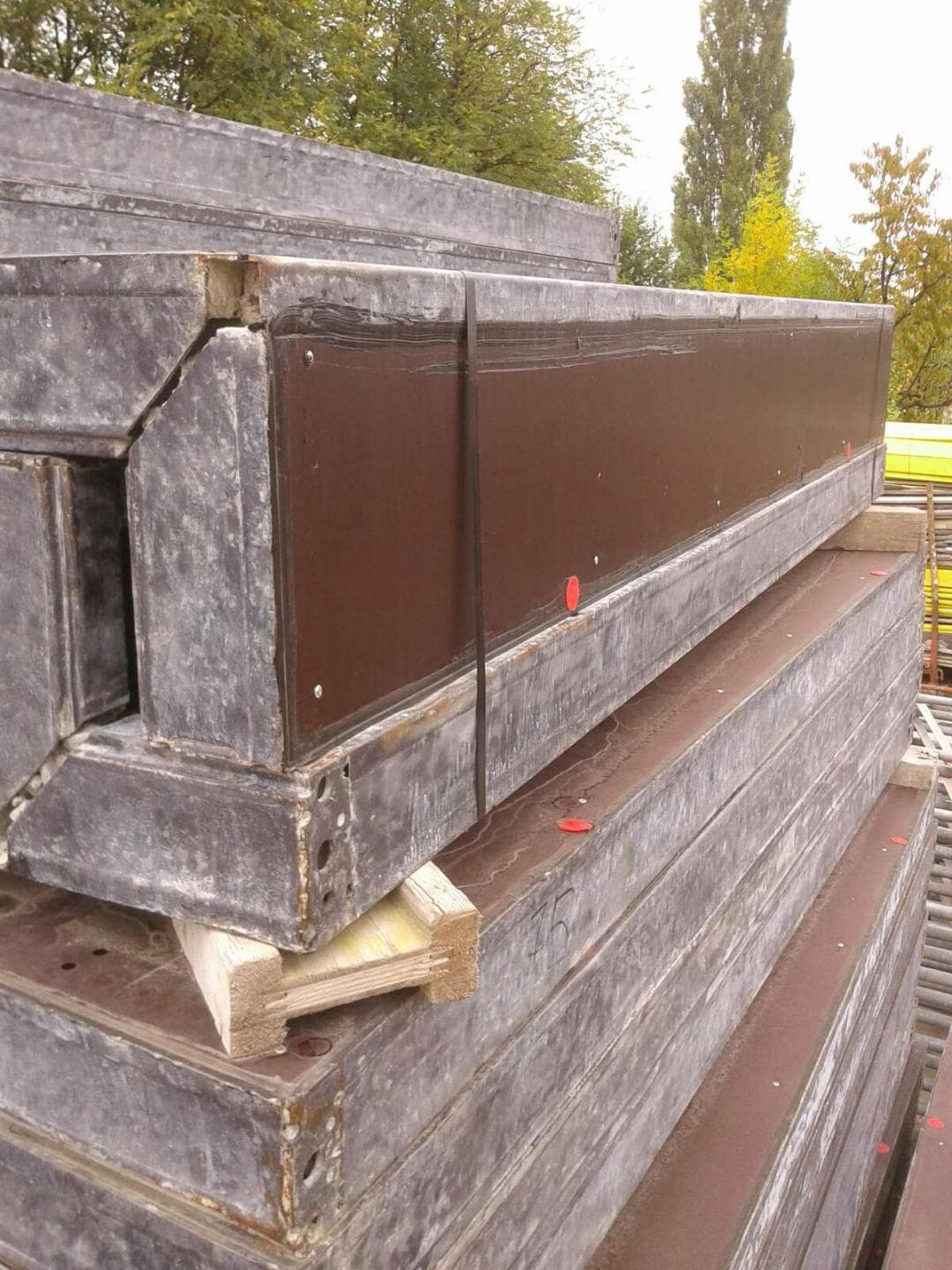 Hünnebeck Manto с новой деревянной обшивкой корпуса