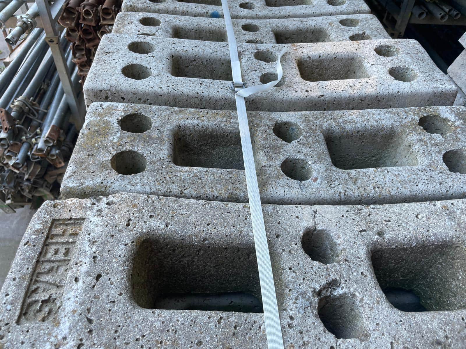 Concrete feet for construction fence - Image 2