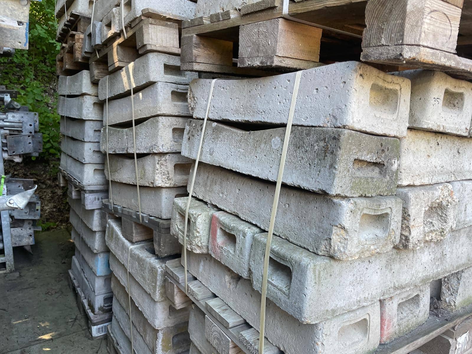 Pieds en béton pour clôture de chantier – Image 4