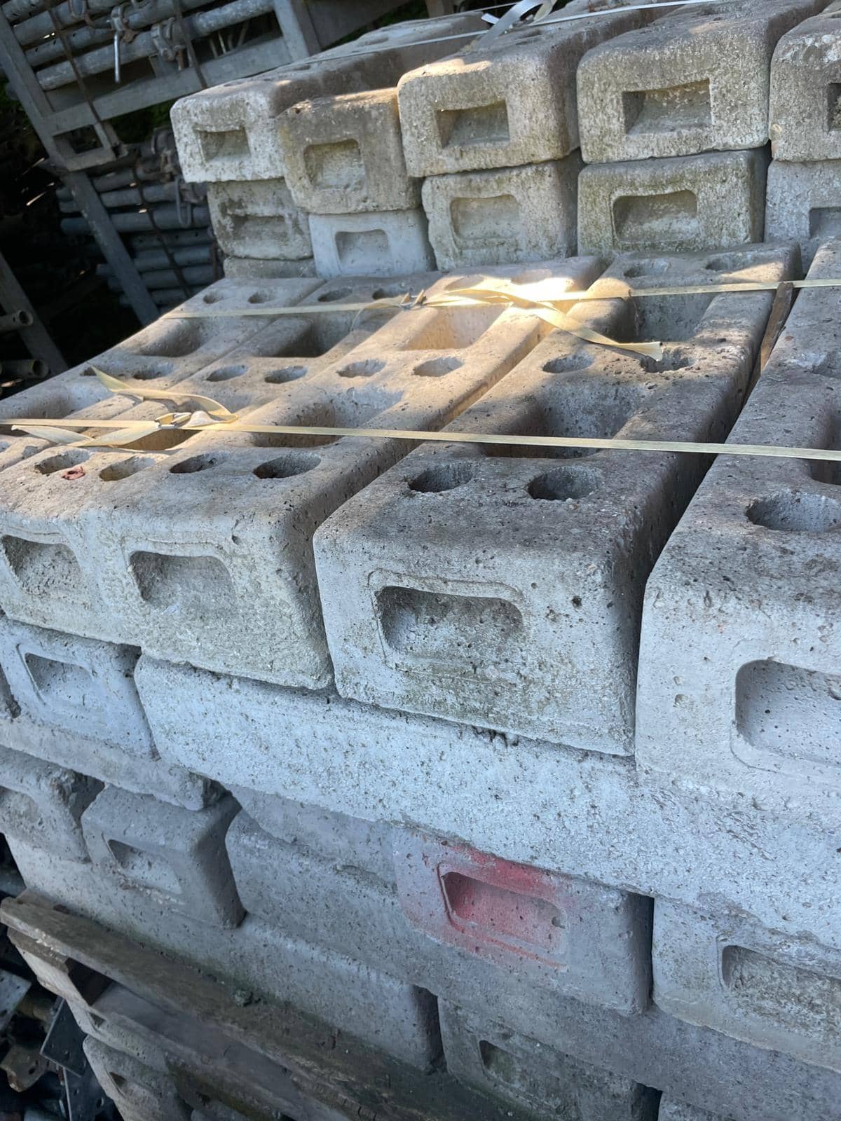 Concrete feet for construction fence