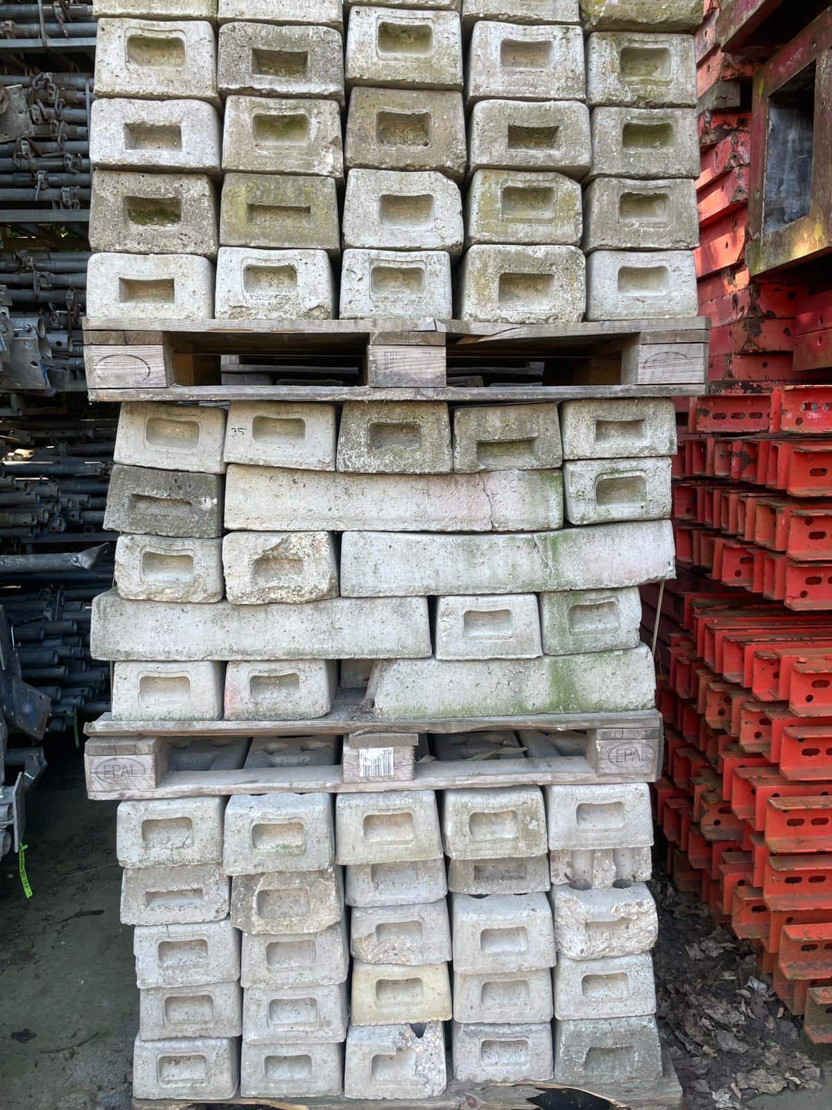 Concrete feet for construction fence - Image 5