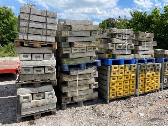 Concrete feet for construction fence - Image 7