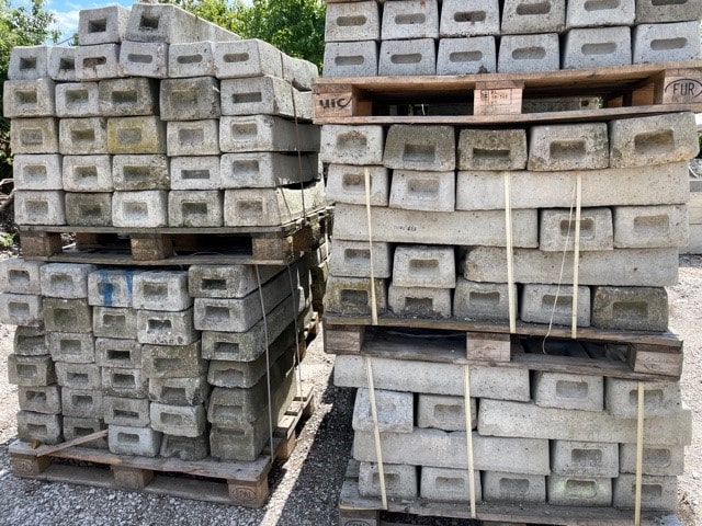 Бетонные опоры для строительного забора — изображение 6