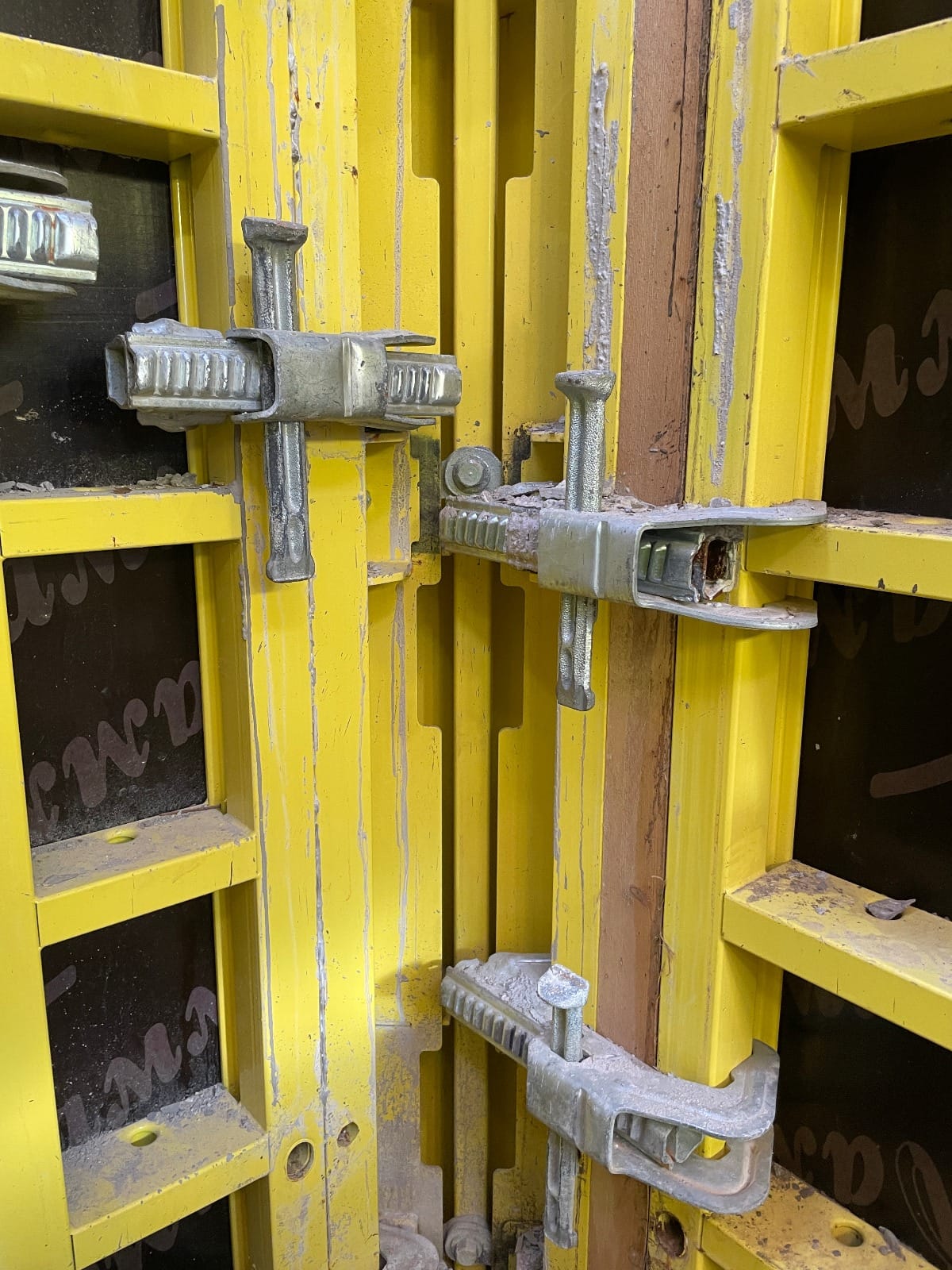 Peri Trio kompatible Schalung mit 3m Höhe – Bild 12