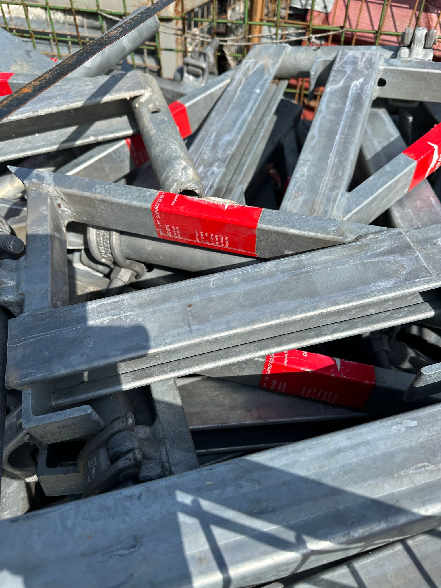 Altrad Baumann Gerüstkonsole B36 mit Rohrverbinder – Bild 3